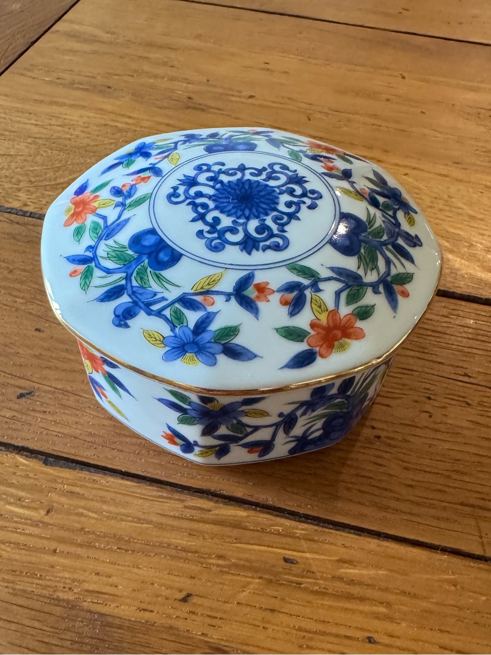 Vintage Japanese porcelain lidded trinket dish or jewelry box